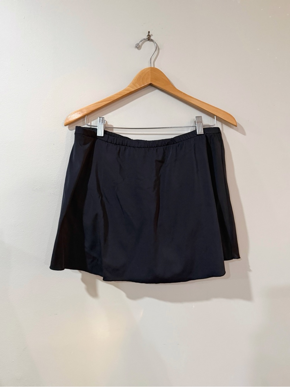 Miraclesuit Womens Size 16 Black Swim Skirt Tummy Control Slimming Resort